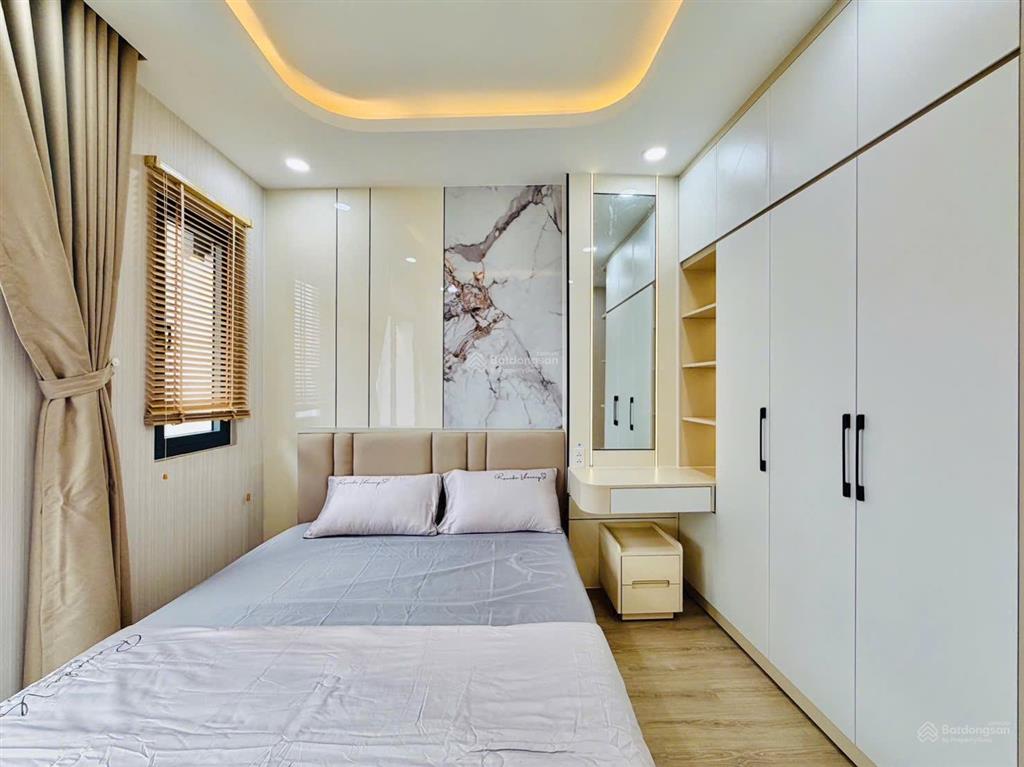 Cho thuê nhà đường nguyễn gia trí quận bình thạnh dt 4.5x20m5 lầu (15 phòng). giá 85tr/tháng