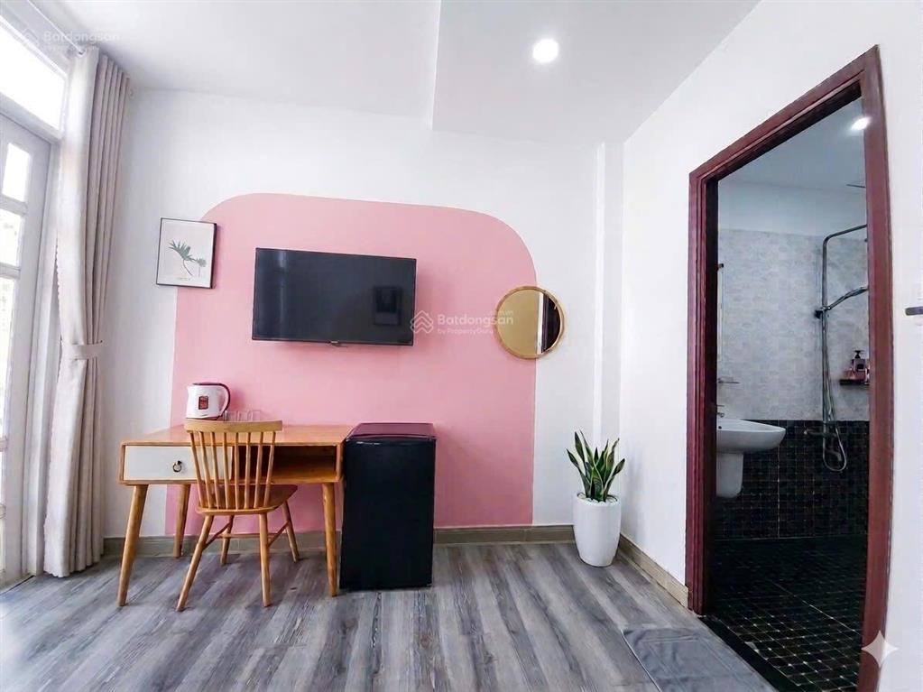 Cần tiền sang lại nhà nguyên căn đang kinh doanh chdv đường nguyễn trãi q.1 giá 65tr/tháng