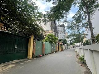 Bán nhà cấp 4 mặt tiền đường hoa khu phan xích long phú nhuận dt 4,5x16.cn gần 70m2. giá chỉ 15 tỷ