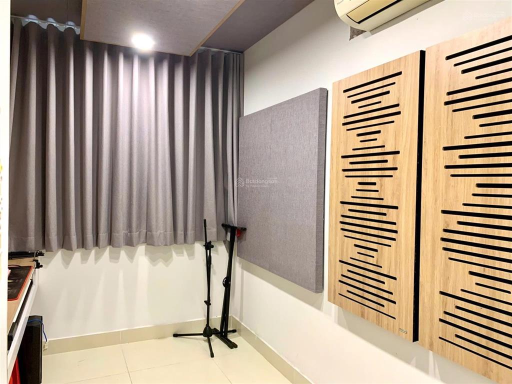 Cho thuê tòa nhà văn phòng đường ngô thị bì quận 7 dt 5,2x22m  hầm 5 tầng thang máy. giá thuê 69tr