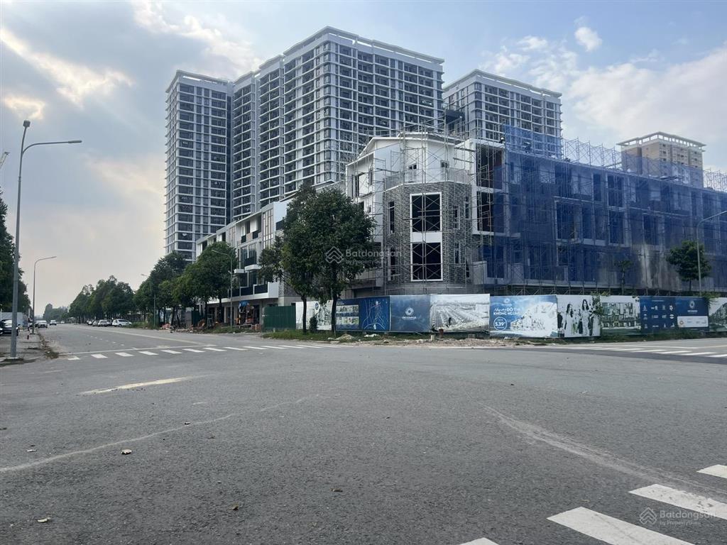 Shophouse uni complex 1 trệt 3 lầu, 5,65 tỷ, 2 mặt tiền an dương vươngbùi thị xuân, tp thủ dầu một