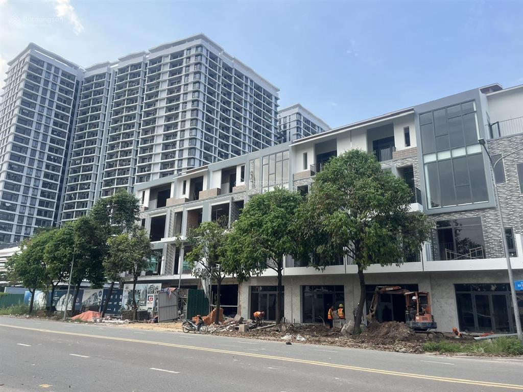 Shophouse uni complex 1 trệt 3 lầu, 5,65 tỷ, 2 mặt tiền an dương vươngbùi thị xuân, tp thủ dầu một