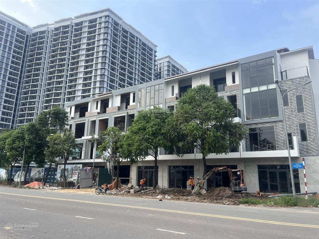 Shophouse uni complex 1 trệt 3 lầu, 5,65 tỷ, 2 mặt tiền an dương vươngbùi thị xuân, tp thủ dầu một
