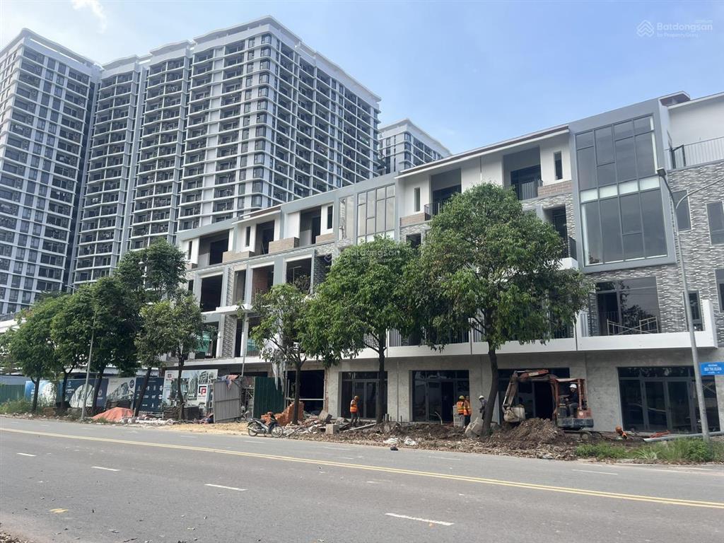Shophouse uni complex 1 trệt 3 lầu, 5,65 tỷ, 2 mặt tiền an dương vươngbùi thị xuân, tp thủ dầu một