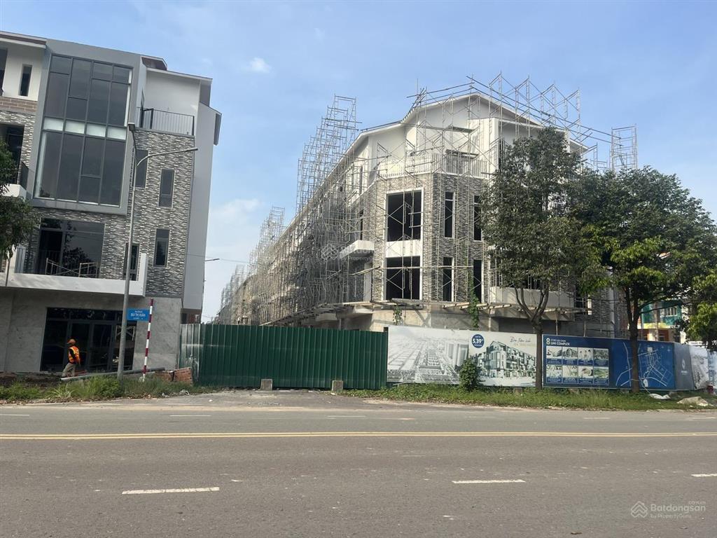 Shophouse uni complex 1 trệt 3 lầu, 5,65 tỷ, 2 mặt tiền an dương vươngbùi thị xuân, tp thủ dầu một