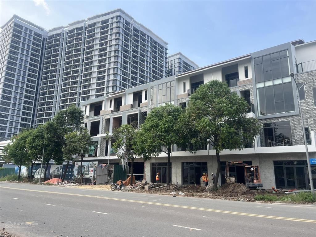 Shophouse uni complex 1 trệt 3 lầu, 5,65 tỷ, 2 mặt tiền an dương vươngbùi thị xuân, tp thủ dầu một