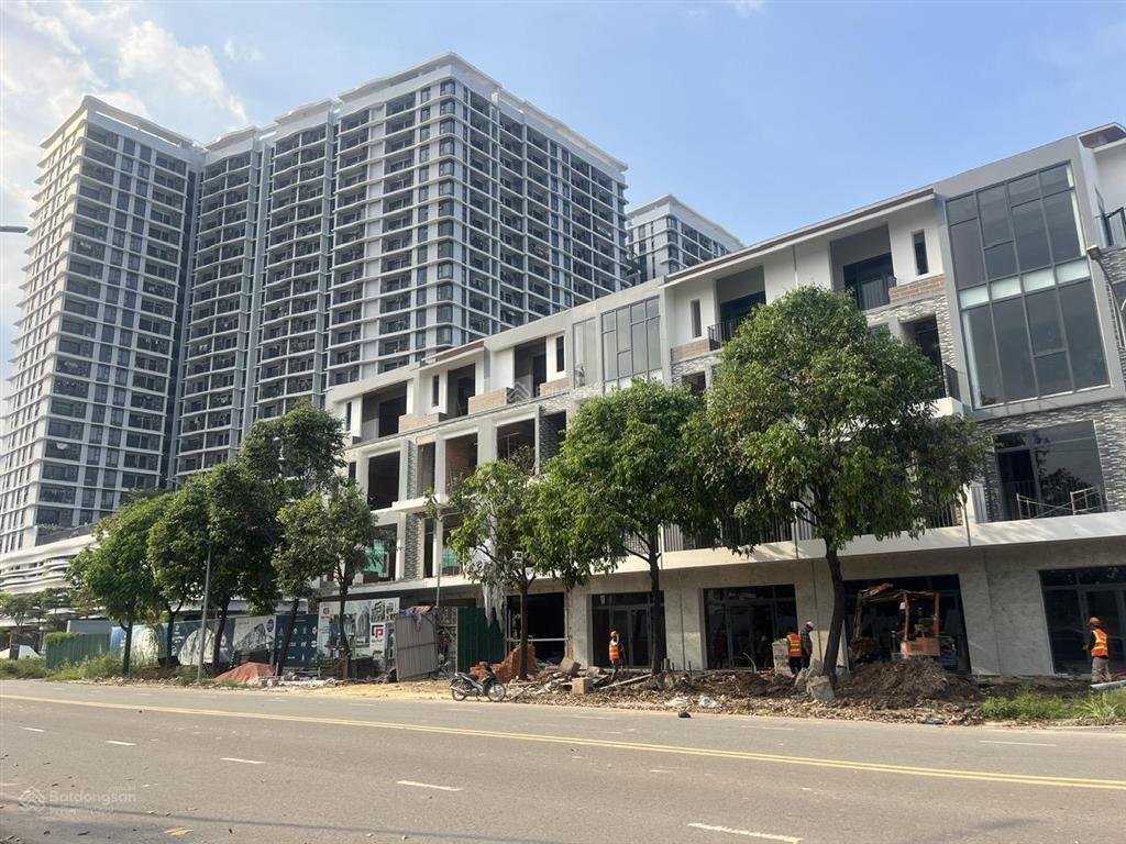 Shophouse uni complex 1 trệt 3 lầu, 5,65 tỷ, 2 mặt tiền an dương vươngbùi thị xuân, tp thủ dầu một