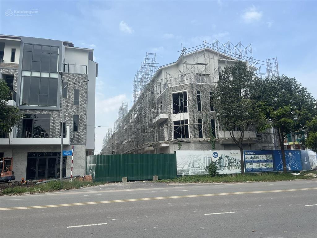 Shophouse uni complex 1 trệt 3 lầu, 5,65 tỷ, 2 mặt tiền an dương vươngbùi thị xuân, tp thủ dầu một