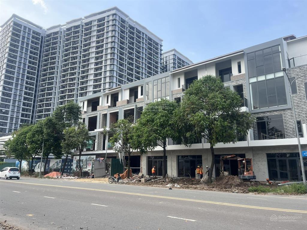 Shophouse uni complex 1 trệt 3 lầu, 5,65 tỷ, 2 mặt tiền an dương vươngbùi thị xuân, tp thủ dầu một