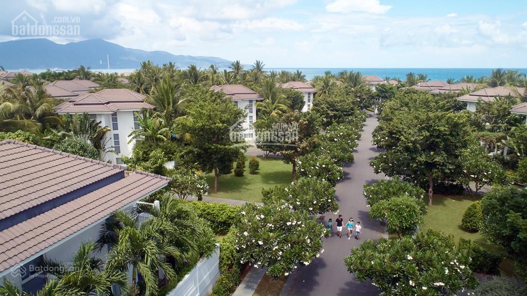 Cần bán gấp căn góc 300m2 view biển đẹp nhất, 1 bước chân tới bãi biển