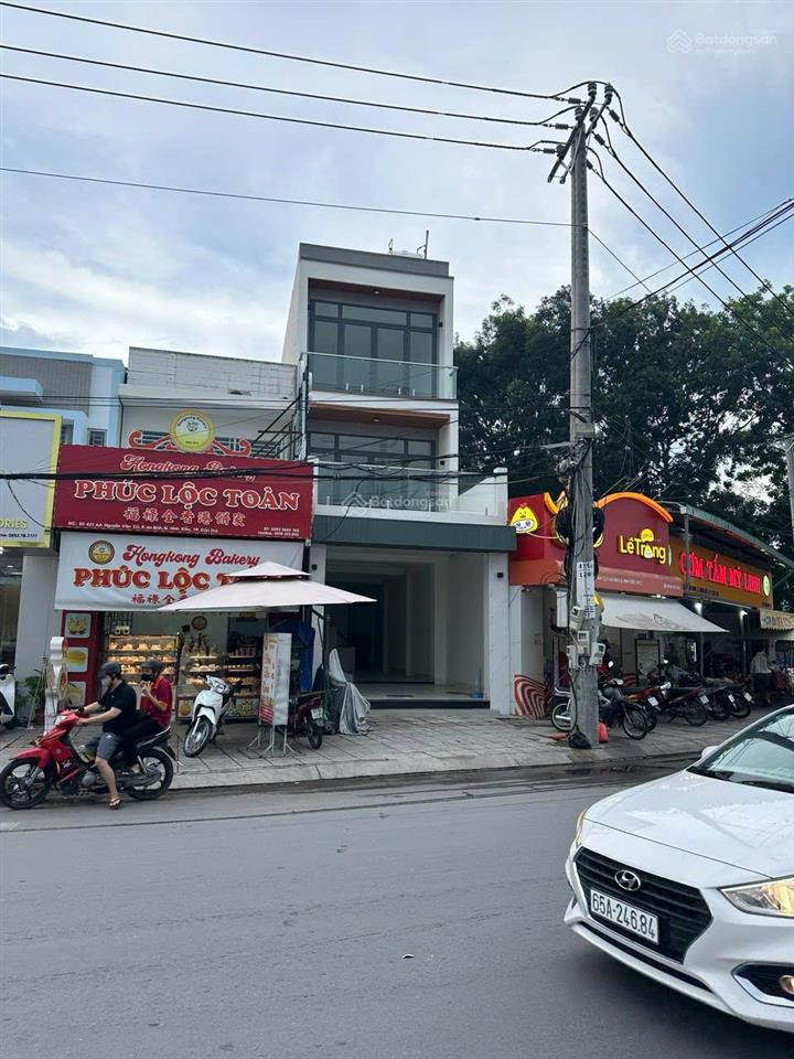 Nhà mặt tiền tiện kinh doanh mua bán