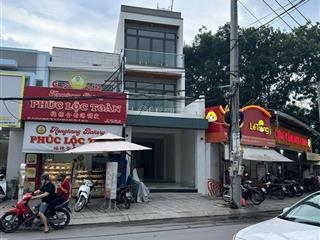 Nhà mặt tiền tiện kinh doanh mua bán