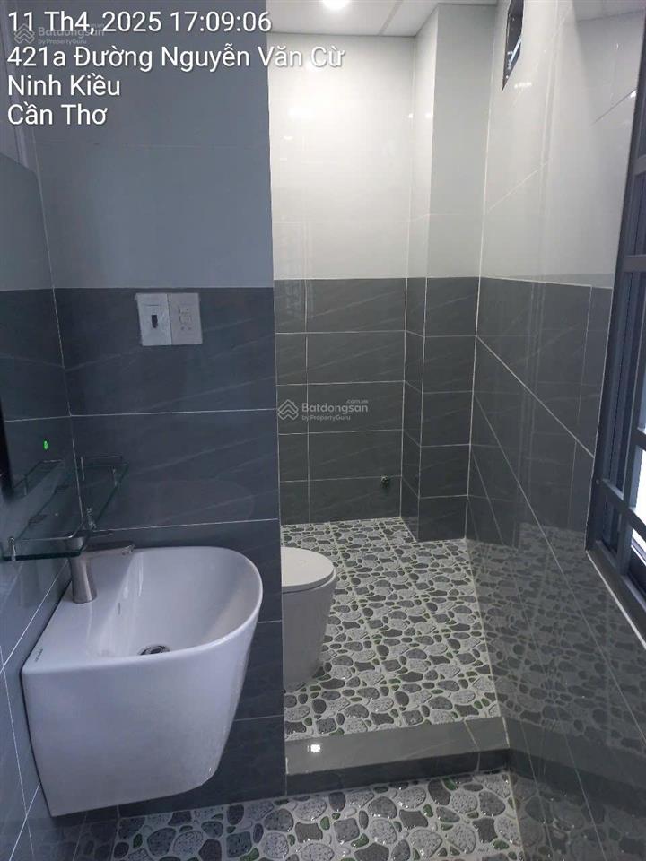 Nhà mặt tiền tiện kinh doanh mua bán