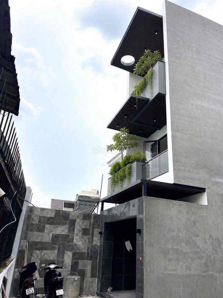 nhà 1 trệt 2 lầu cách nguyễn tri phương vài bước chân