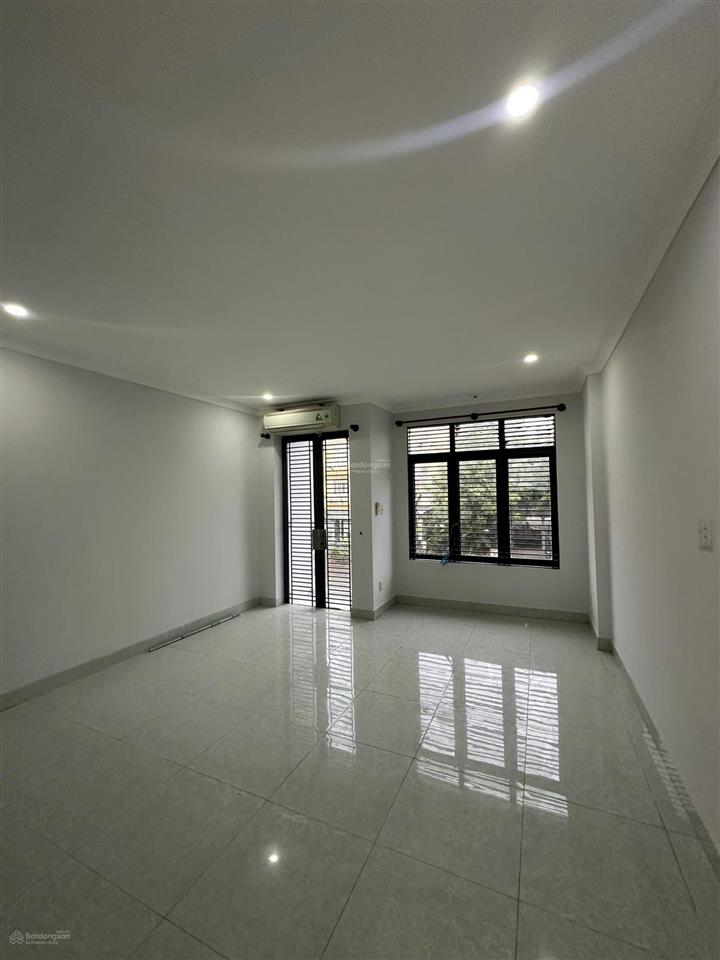 Cho thuê nhà trục chính d3 kdc nam long, dt 5x27m, hướng tb, giá 20tr/tháng