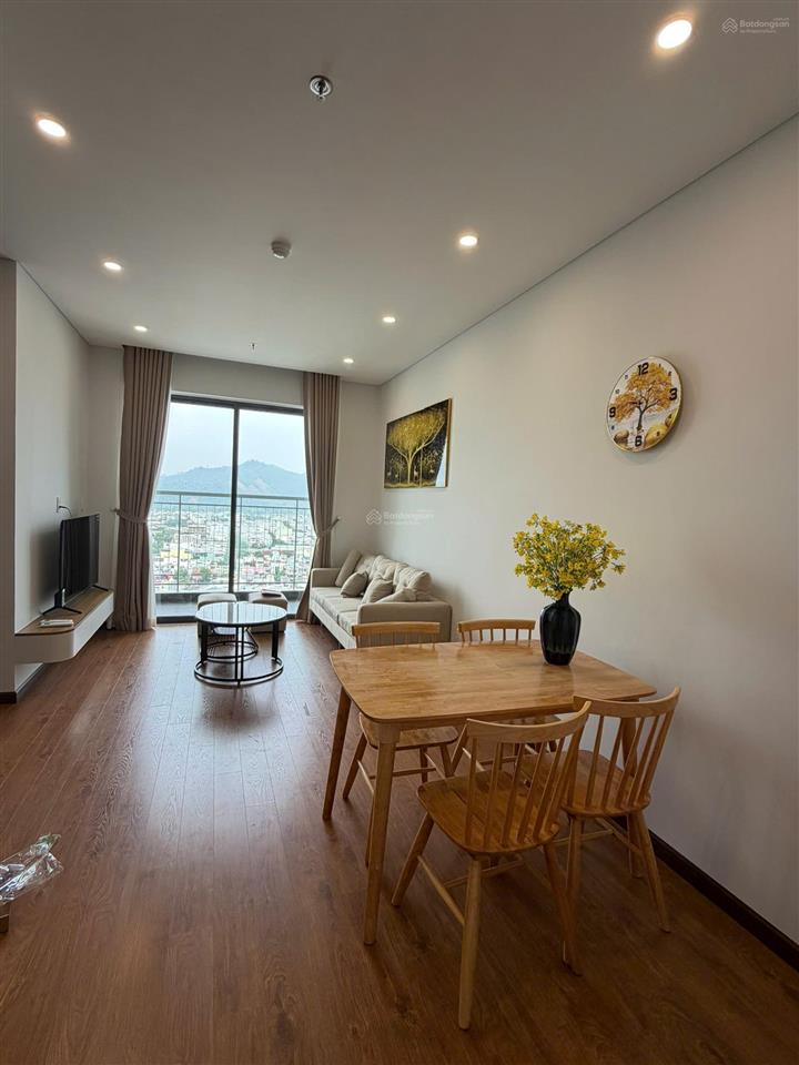 Cho thuê căn hộ mia center point  full nội thất cao cấp  12 triệu/tháng  0935 551 ***