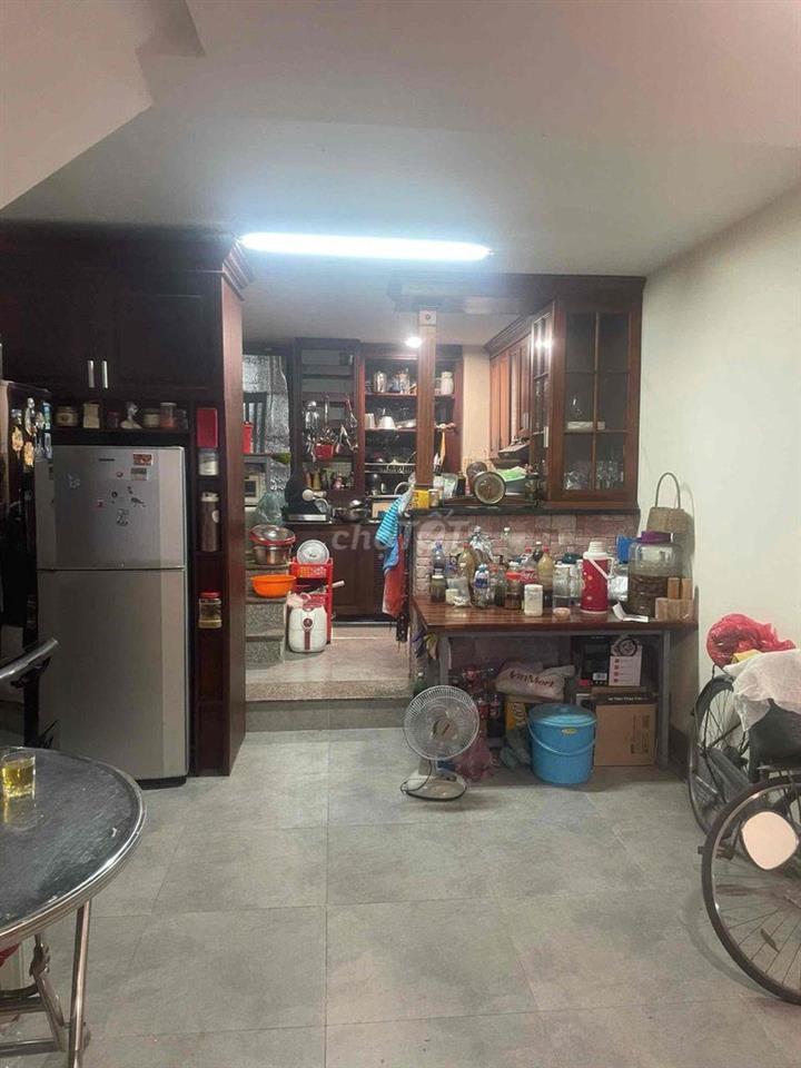 Cho thuê nhà nguyên căn làng đại học ABC,DT :5 x 20 ,3 Lầu . Giá: 18tr