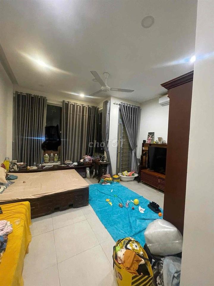 Cho thuê nhà nguyên căn làng đại học ABC,DT :5 x 20 ,3 Lầu . Giá: 18tr