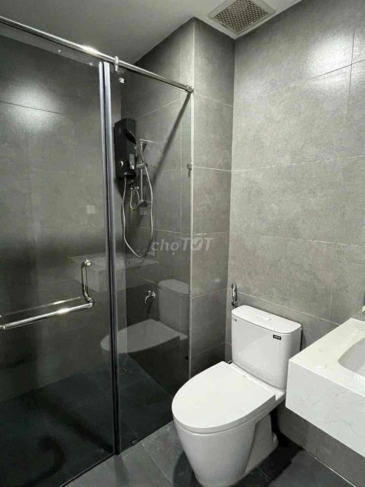 cho thuê nhà ng cănLàng Đại Học ABC, 5x20 , 3 lầu 4 PN . Giá : 22tr/th