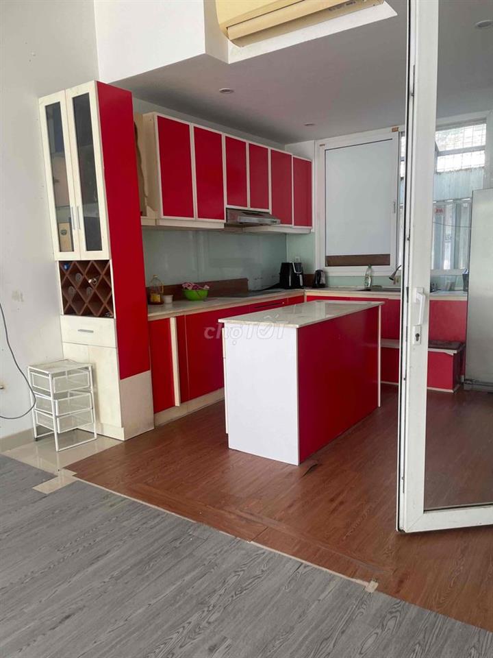Nhà Gần Làng Đại Học B .Phuớc Kiển , Dt: 7x15 . 3 lầu . giá : 18tr/th