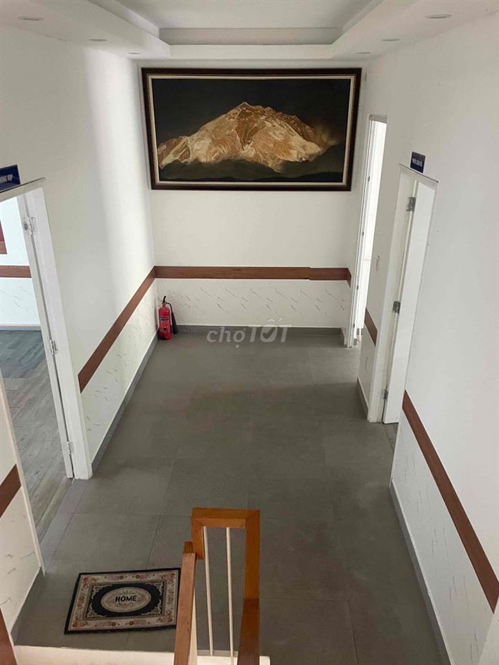 Nhà Gần Làng Đại Học B .Phuớc Kiển , Dt: 7x15 . 3 lầu . giá : 18tr/th