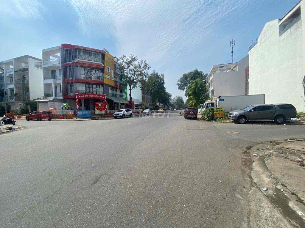 Đất KDC sadeco Phước Kiển , Nhà Bè . DT ; 5x18 . Sổ đỏ . Giá : 9 tỷ .