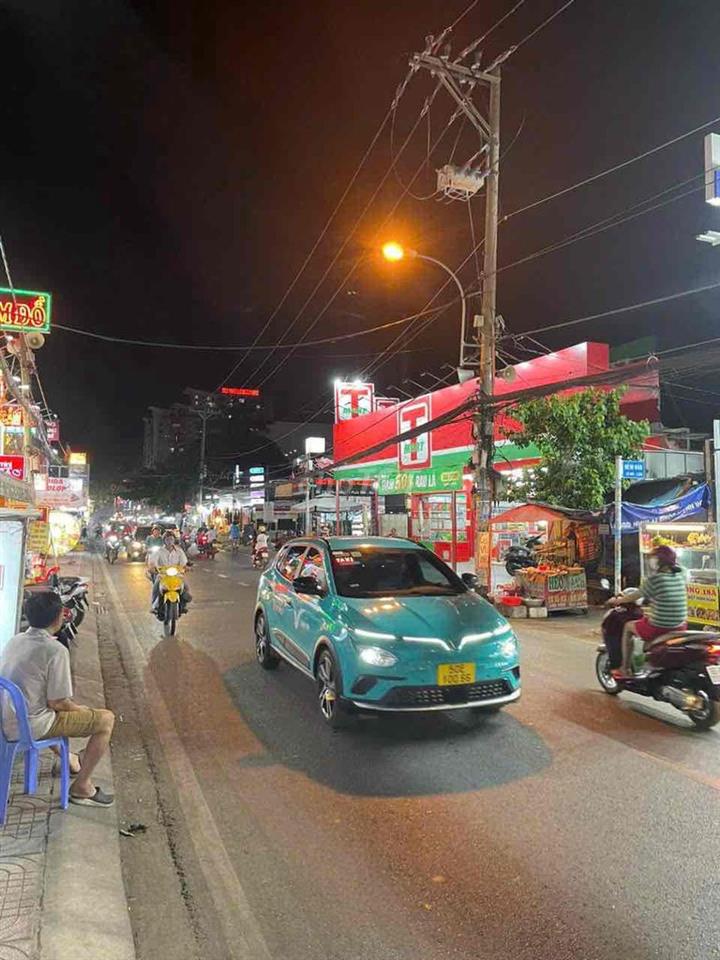 BÁN MẶT TIỀN LÊ VĂN LƯƠNG ,DT: 5x32 , KDC sầm uất , đang cho thuê 35T