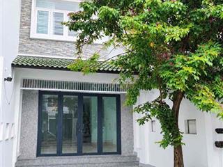 Cho thuê nhà ngcăn Làng Ðại Học ABC,DT:5x25 , 3 lầu,5 PN . Giá:14tr/th