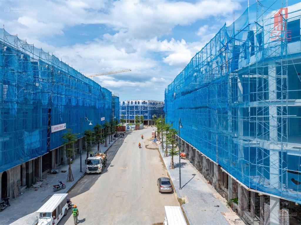 Chủ nhà cần tiền bán gấp căn ngoại giao rẻ hơn thị trường 10% bác nào mua  ngay nhé ạ