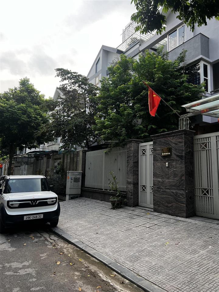 Cho thuê biệt thự văn phú giá 17 triệu.  0903 388 ***