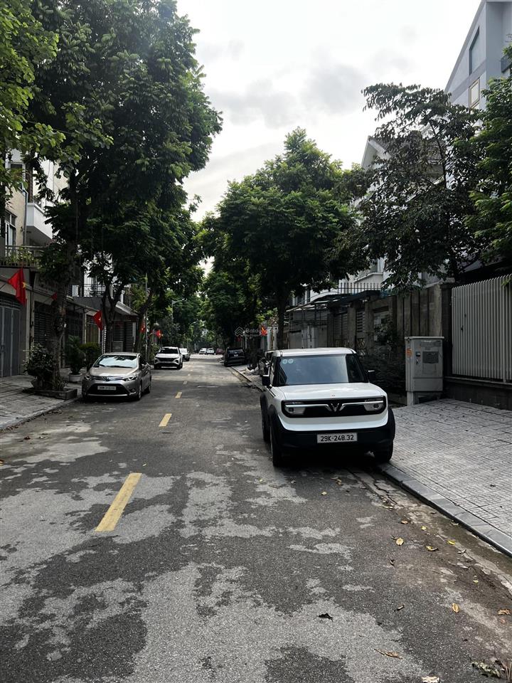 Cho thuê biệt thự văn phú giá 17 triệu.  0903 388 ***