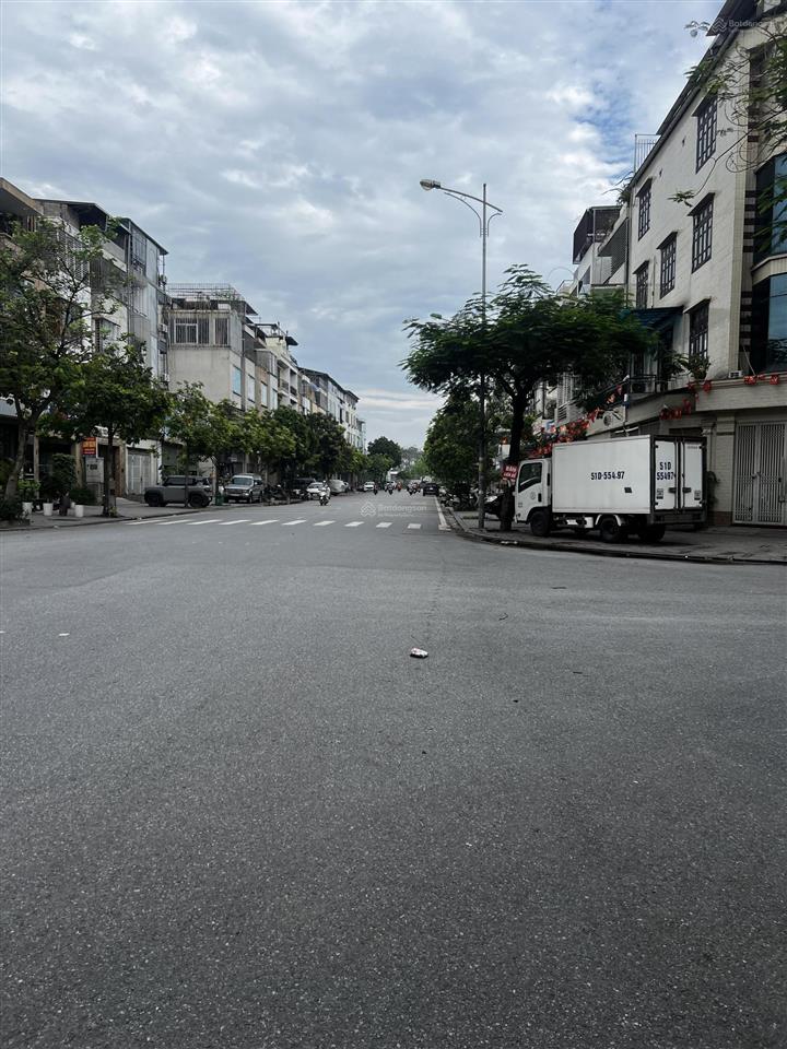 Cho thuê biệt thự văn phú. giá 12 triệu.  0903 388 ***