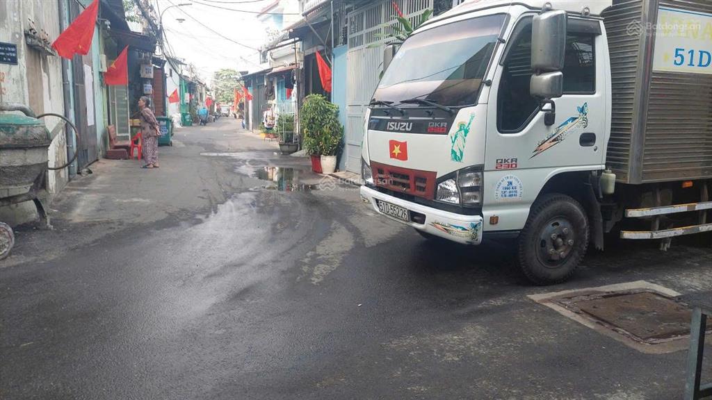 Bán nhà 4.15m x 15.5m (nở hậu 6.2m) đường 6m giá 4.3 tỷ sát trường chinh