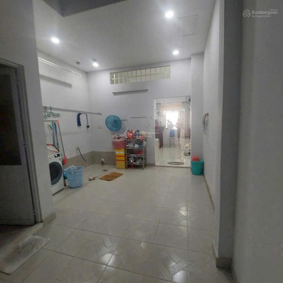 Cần bán gấp nhà vị trí đẹp sát trường chinh  khu chợ lạc quang 4mx21m 2 lầu