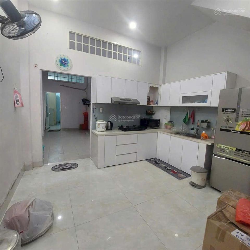 Cần bán gấp nhà vị trí đẹp sát trường chinh  khu chợ lạc quang 4mx21m 2 lầu