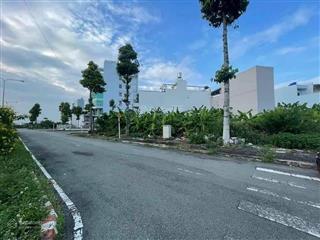 Chính chủ lô đất đường d1, kdc idico. cách aeon tân an 200 shr. xây dựng tự do