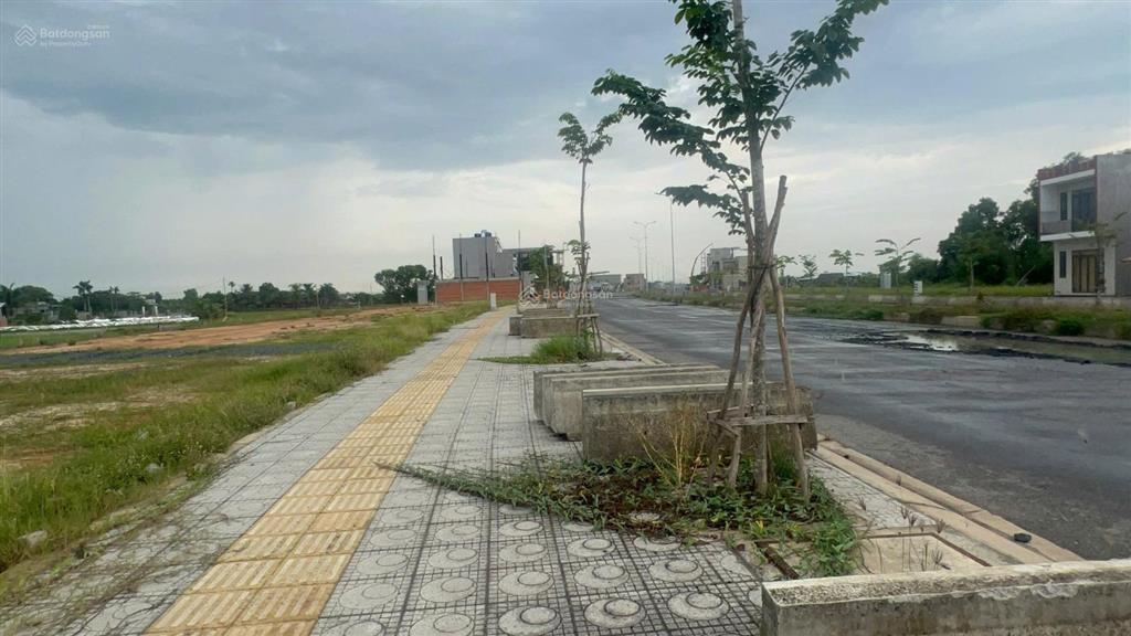 Bán đất nền tđc đt 823d, 2,65 tỷ/85m2 sổ hồng riêng đường tỉnh lộ giới 40m