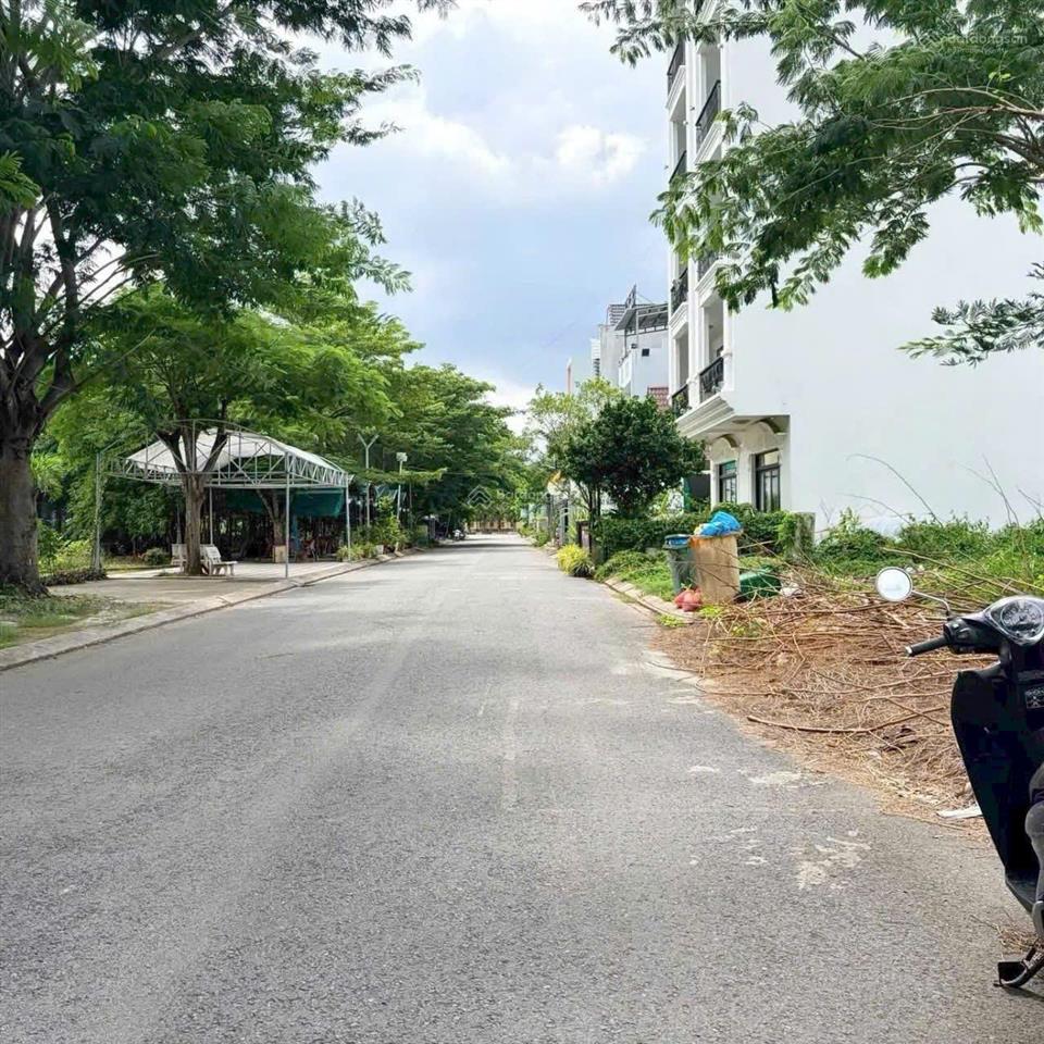 Chính chủ gửi bán nền kdc hưng gia đường số 7 view công viên thượng uyển 3,1 tỷ/ 100m shr