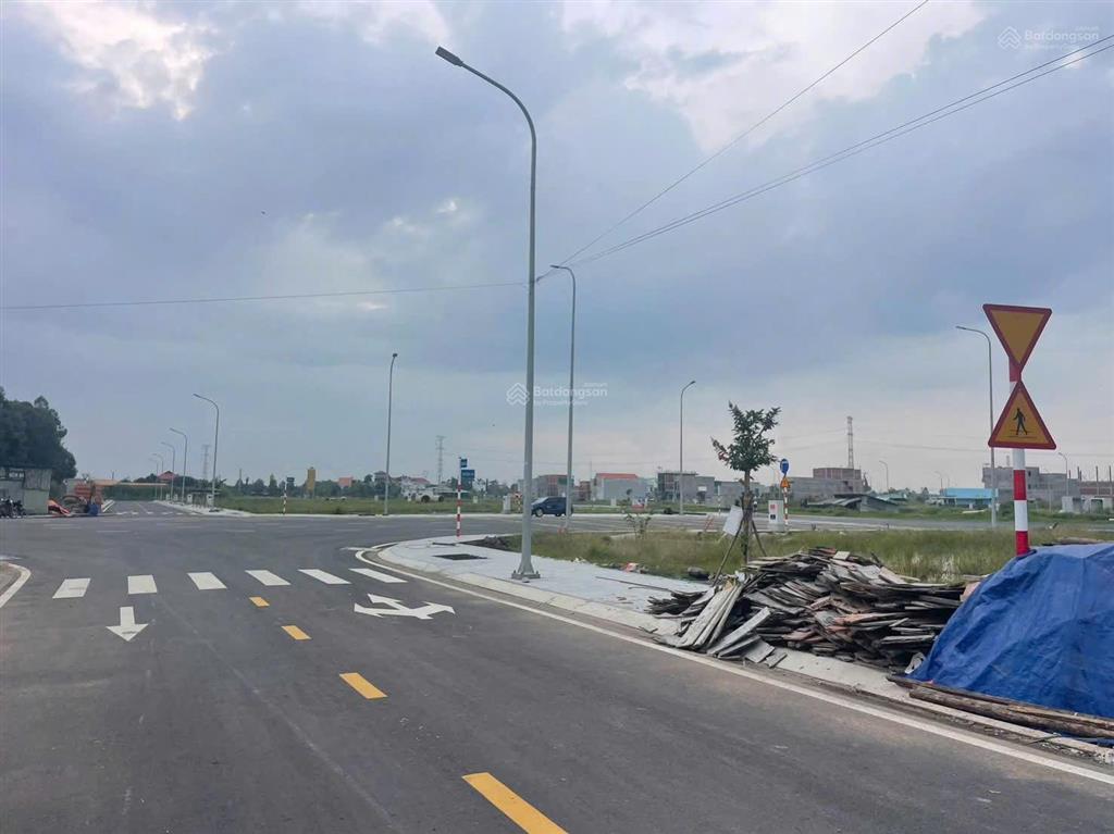 Bán đất nền tái định cư 830e, bến lức, 2,9 tỷ, 100m2 sổ hồng riêng