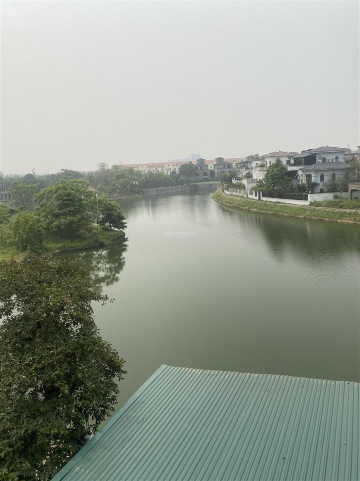 Bt đơn lập mặt hồ kđt nam an khánh cạnh vinsmart, giá 150tr/m2 quá rẻ để đầu tư.