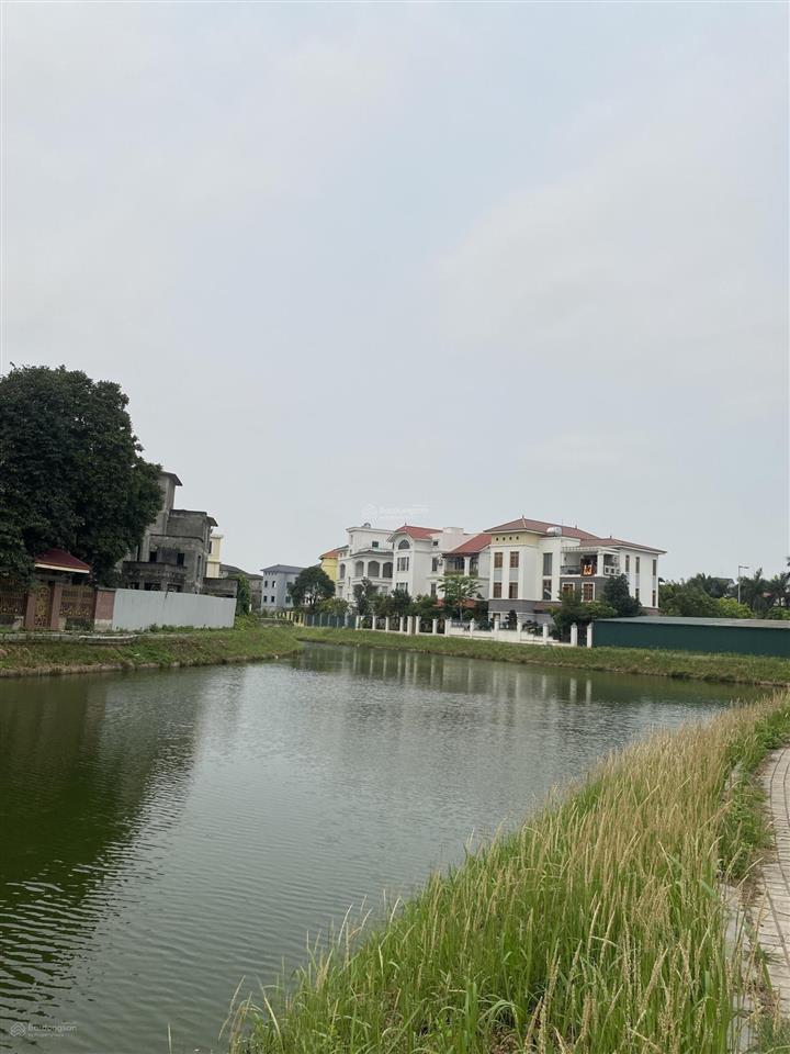 Bt đơn lập mặt hồ kđt nam an khánh cạnh vinsmart, giá 150tr/m2 quá rẻ để đầu tư.