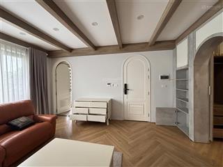 Gia đình cần cho thuê lại biệt thự thương mại mimosa ecopark, 4 tầng đủ đồ có thang máy, 30tr/1th