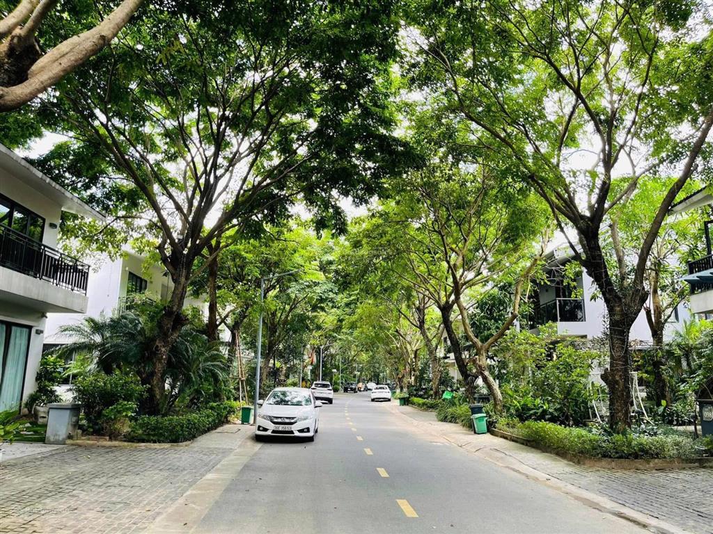 Bán biệt thự mimosa thảo nguyên, 189m2 hoàn thiện mặt ngoài 3t, giá bán 3x ty