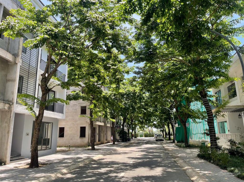 Cần bán lk 1c, thung lũng mùa xuân ecopark, 80m² chỉ 13,x tỷ bp sổ đỏ