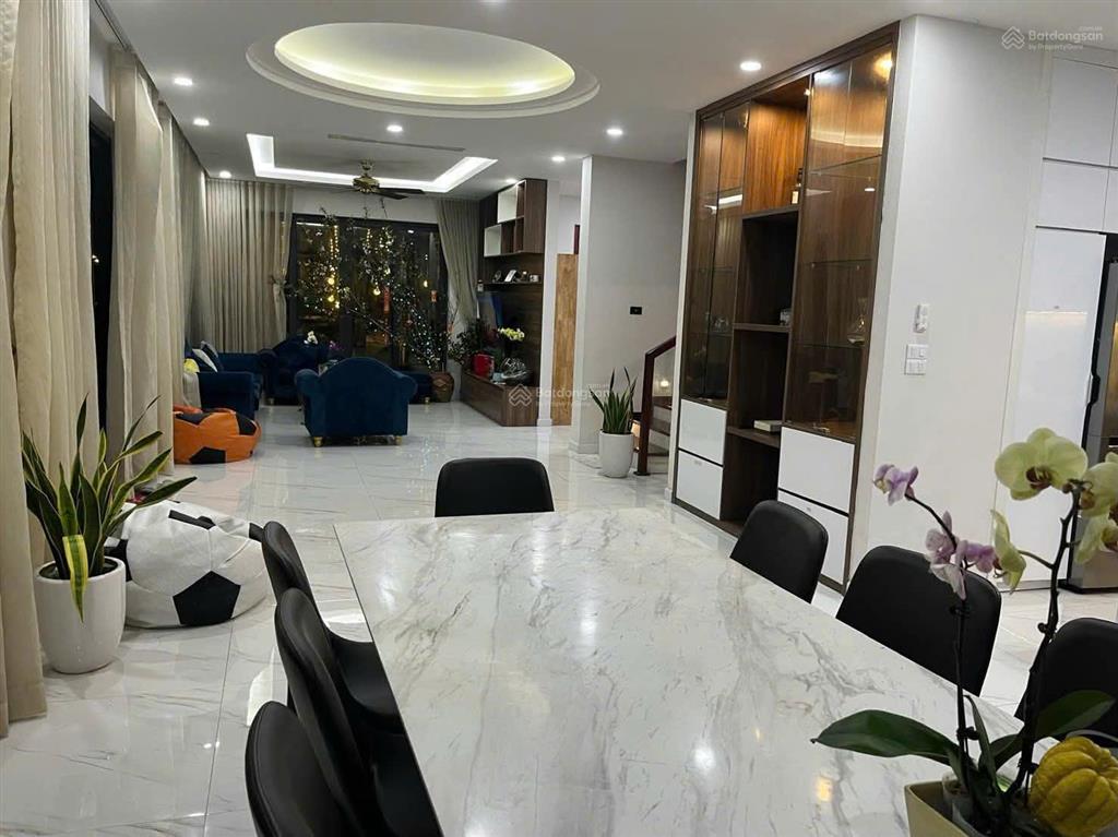 Cần cho thuê bt lâu dài khu mimosa, 189m2, full đồ đẹp. chỉ việc xách valy vào ở.