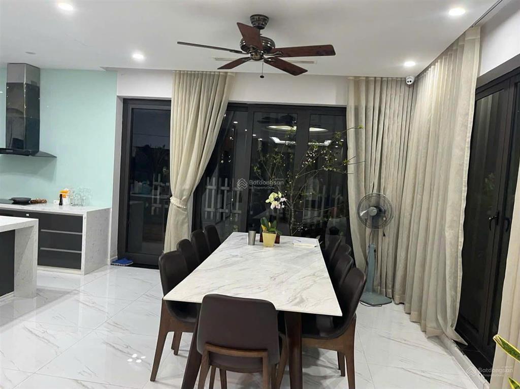 Cần cho thuê bt lâu dài khu mimosa, 189m2, full đồ đẹp. chỉ việc xách valy vào ở.