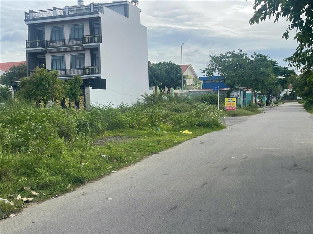 Chủ gửi cần bán nhanh 1 cặp nền 5x22 mt 1c hướng nam nhìn về vinhomes giá 6,5 tỷ.  0901 461 ***