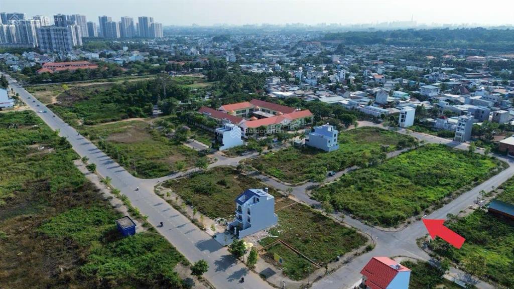 Chủ gửi cần bán nhanh 1 cặp nền 5x22 mt 1c hướng nam nhìn về vinhomes giá 6,5 tỷ.  0901 461 ***