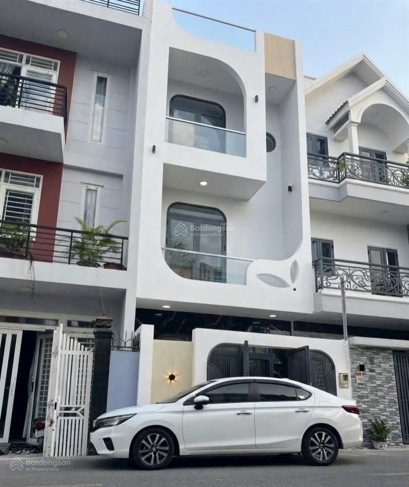 Chính chủ ngộp bank cần bán gấp nhà mới xây 100% 1t 2l cạnh vinhomes grand park giá chỉ 4,9 tỷ.