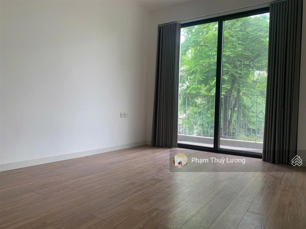 Cho thuê bt view hồ 300m2, 32 triệu vnd tại vinhomes thăng long, an khánh, hà nội